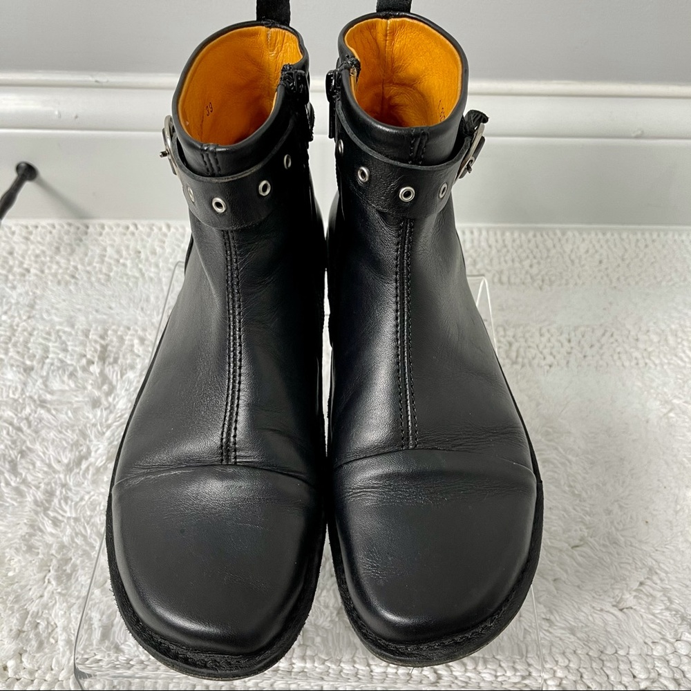dkode Soft Leather Buckle Booties